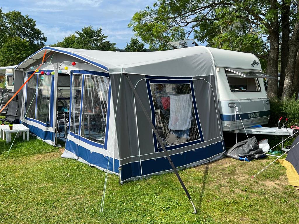 Fendt Platin 510TFB Caravan, Schokbreker, Omvormbare zithoek, Rondzit, Bedrijf