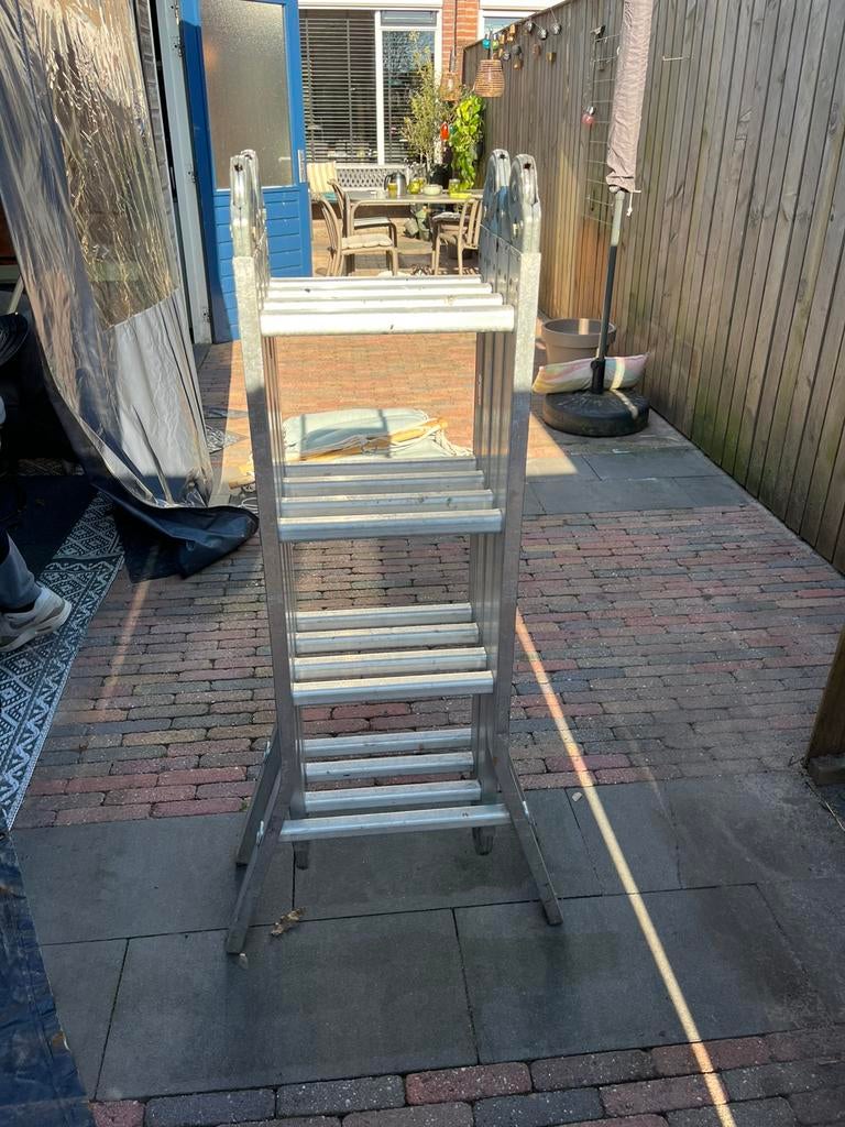 Altrex 4x4 vouwladder, Ophalen, Zo goed als nieuw, 2 tot 4 meter