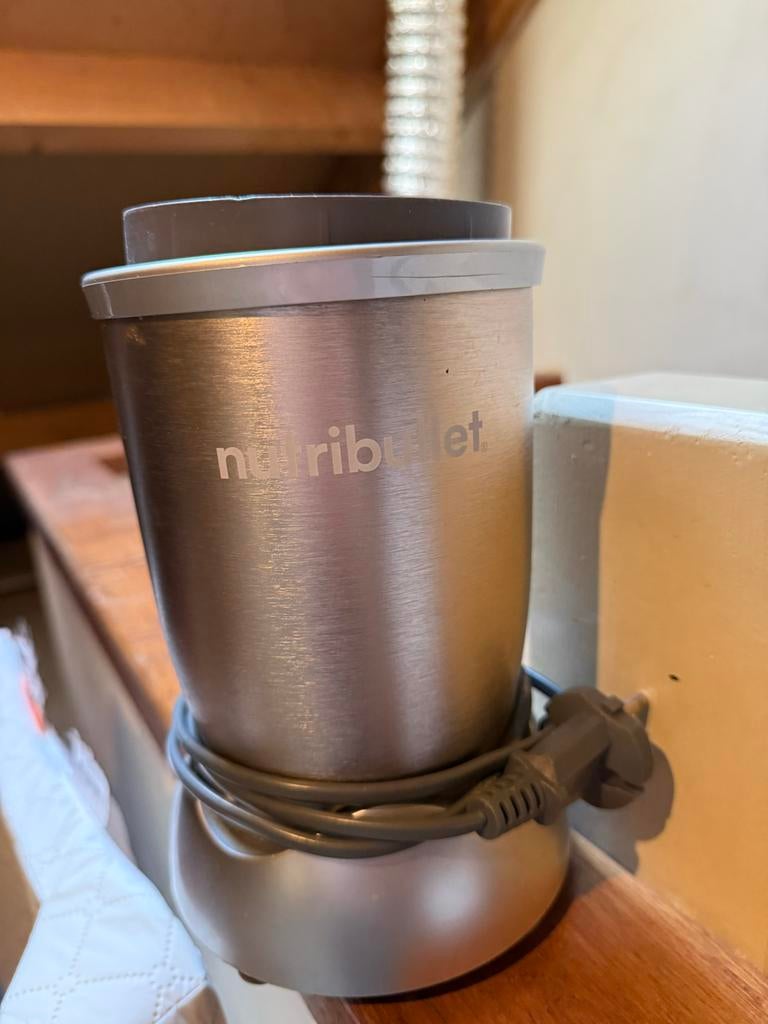 NutriBullet Pro 900 Blender (900W) - Motorbasis & Messen, Ophalen, Gebruikt, Blender