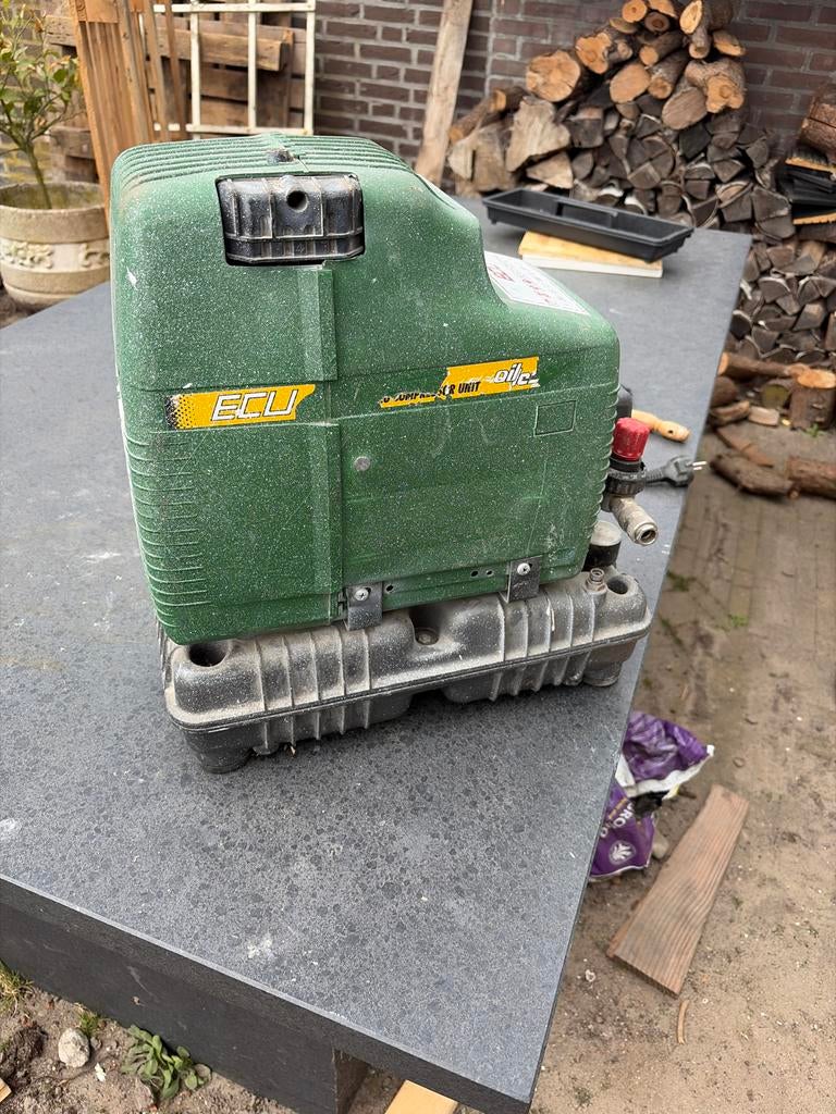 ECU compressor - Veel gebruikt, werkt nog goed, Gebruikt, 6 tot 10 bar, Ophalen of Verzenden, Minder dan 200 liter/min