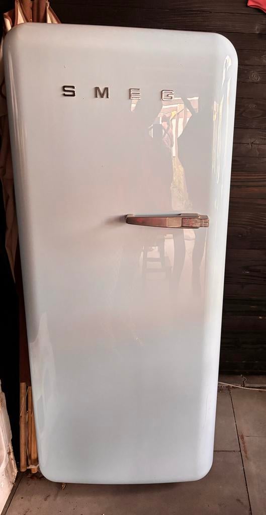 Smeg Koelkast Pastelblauw - FAB28AZS6, Witgoed en Apparatuur, Koelkasten en IJskasten, Ophalen, 200 liter of meer, Zo goed als nieuw