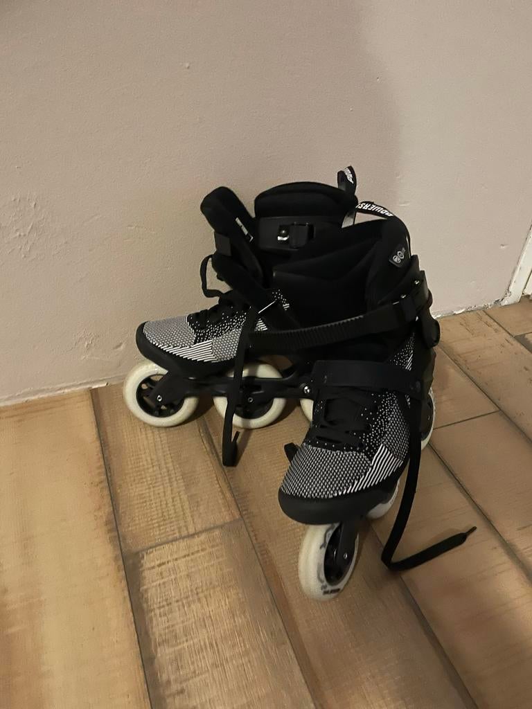 Powerslide Swell Lite Black 90 skeelers - Maat 40/41, Sport en Fitness, Skeelers, Dames, Overige typen, Ophalen of Verzenden, Zo goed als nieuw