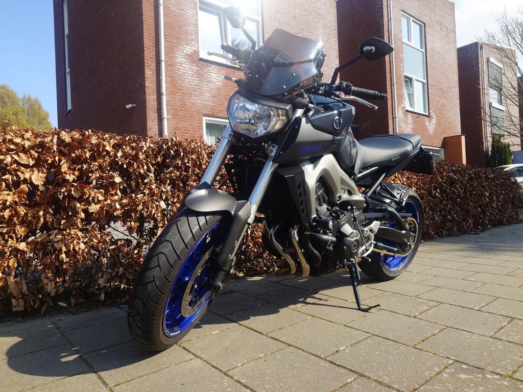 Yamaha MT-09 met mooie opties, 849 cc, Occasion, Motorrijbewijs A, 3 cilinders