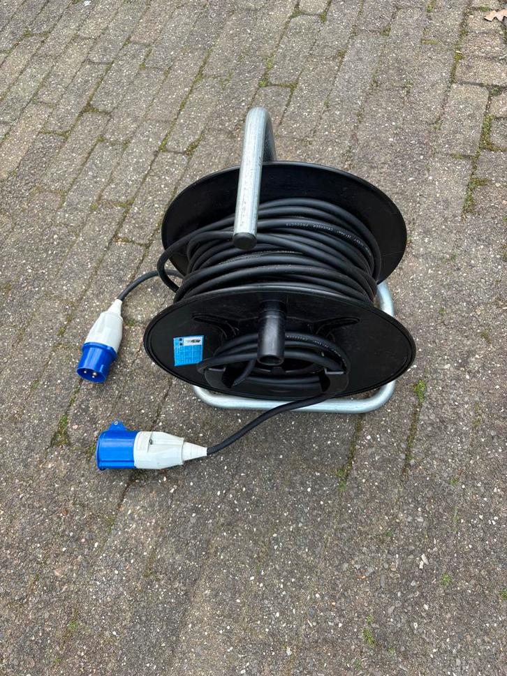 Haspel met 30 meter snoer voor caravan/camping, Caravans en Kamperen, Kampeeraccessoires, Zo goed als nieuw, Ophalen