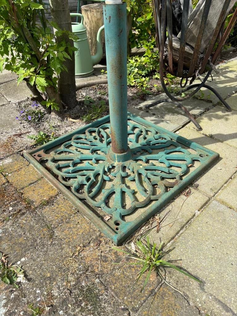Groene gietijzer parasolvoet, Tuin en Terras, Ophalen, Gebruikt, Minder dan 1 meter, Parasolvoet