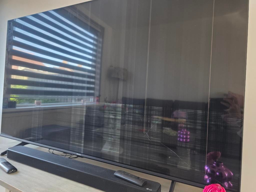 Hisense 65" Smart TV - Defect scherm, Audio, Tv en Foto, Televisies, Ophalen, 100 cm of meer, 50 Hz, Overige merken