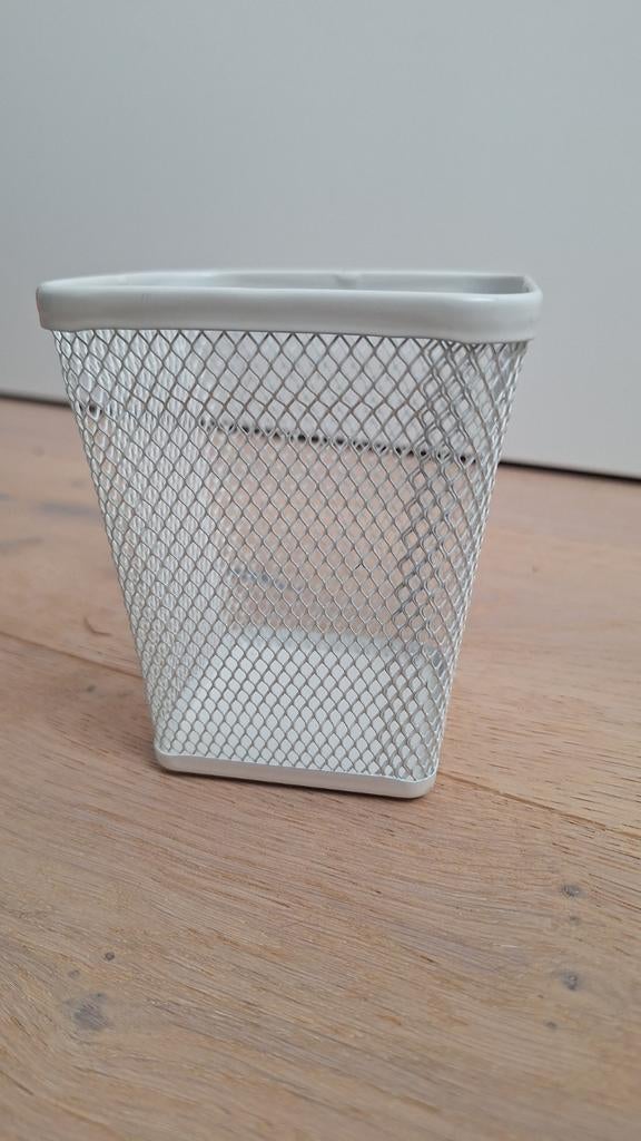 Wit metalen pennenbakje, Ophalen, Zo goed als nieuw