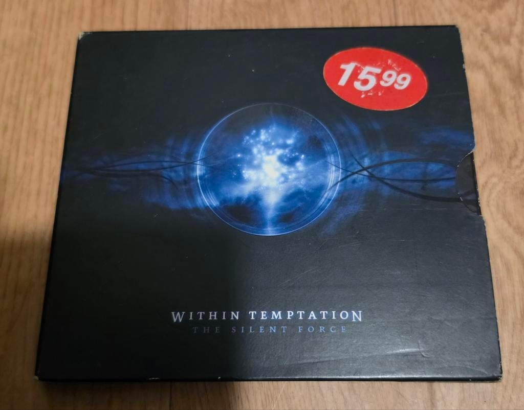 Within Temptation - The Silent Force (Inclusief Foto's), Ophalen of Verzenden, Zo goed als nieuw