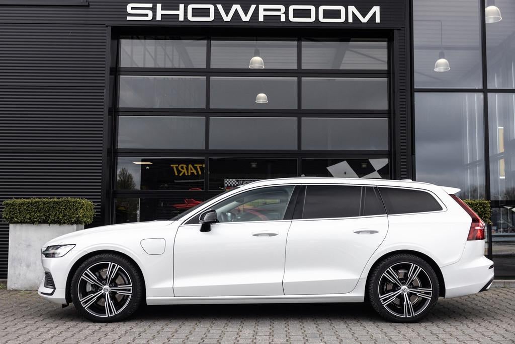 Volvo V60 2.0 T8 AWD R-Design, 390 PK, Pano, ACC, LED, Sport, Automaat, Gebruikt, 4 cilinders, 1972 kg