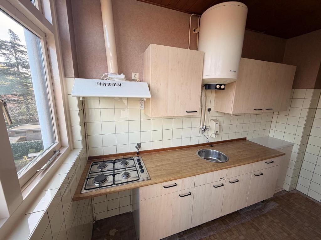 Complete keuken te koop – inclusief apparatuur, Huis en Inrichting, Keuken | Complete keukens, Ophalen, Gebruikt, Crème, Enkelwandige keuken
