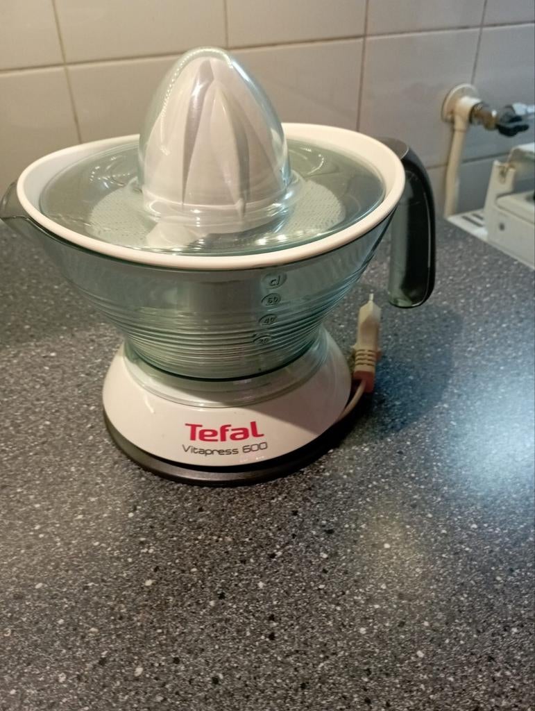 Tefal Vitapress 600 citruspers - 2 stuks, 1x gebruikt, Ophalen, Zo goed als nieuw