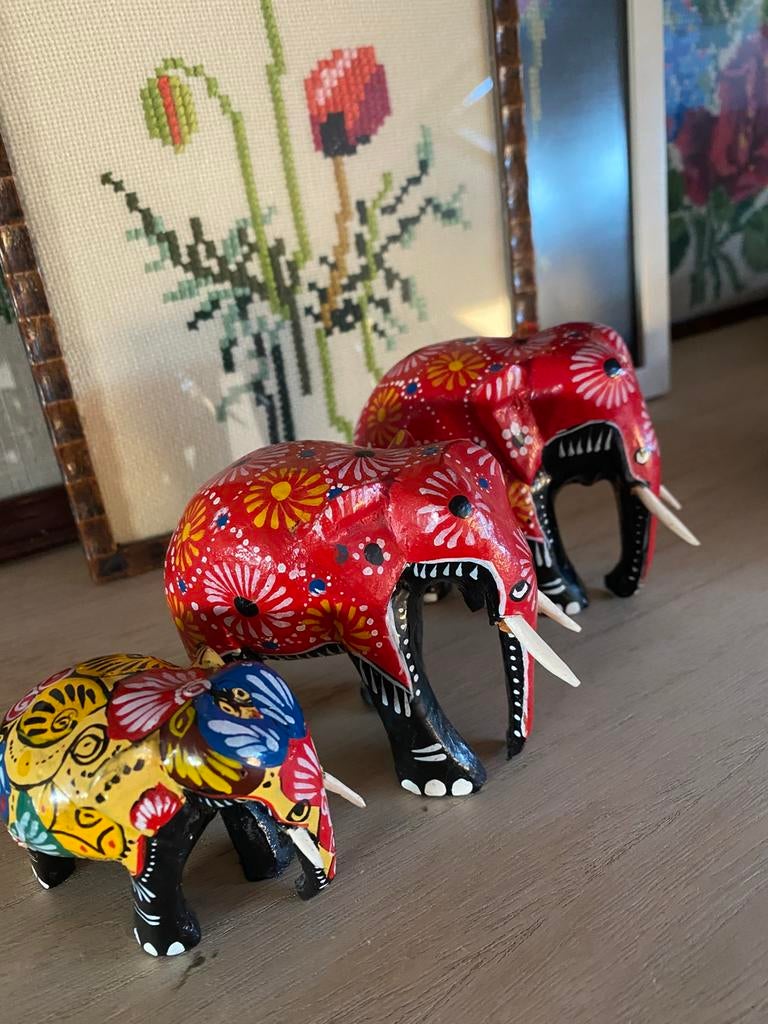 Beschilderde houten olifantjes, Verzamelen, Beelden en Beeldjes, Ophalen of Verzenden, Dier