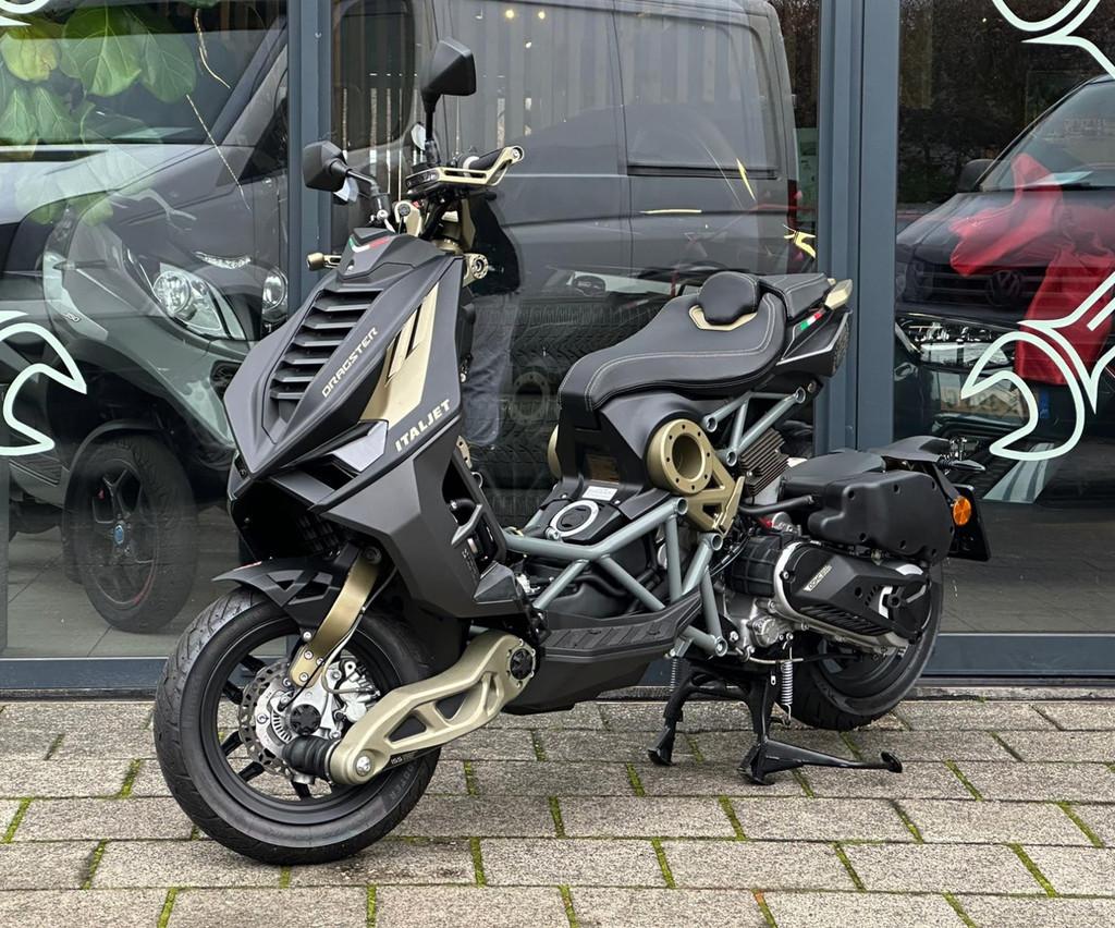 Italjet Scooter Dragster 200 *FirstEditionLimited 308/499*, 181 cc, Bedrijf, 12 t/m 35 kW, LED Verlichting