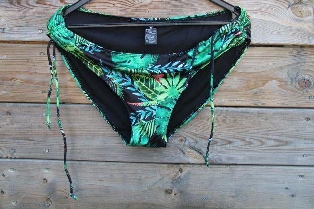 Bikini zwart/ groen mt XL 85E Vaste prijs AANBIEDING, Ophalen of Verzenden, Zo goed als nieuw, Zwart, Bikini
