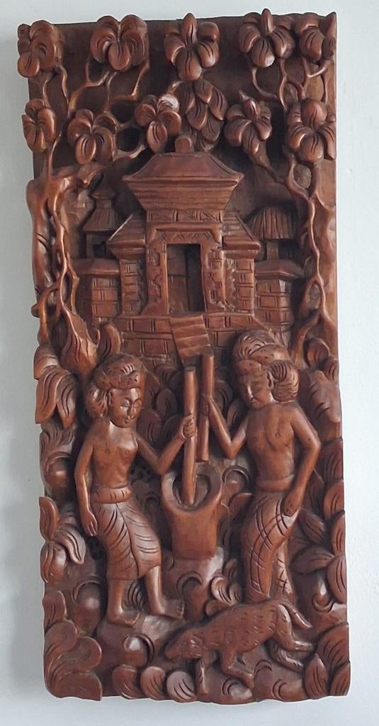 Indonesië . Houtsnijwerk.  Reliëf.  24/52/5 cm., Ophalen