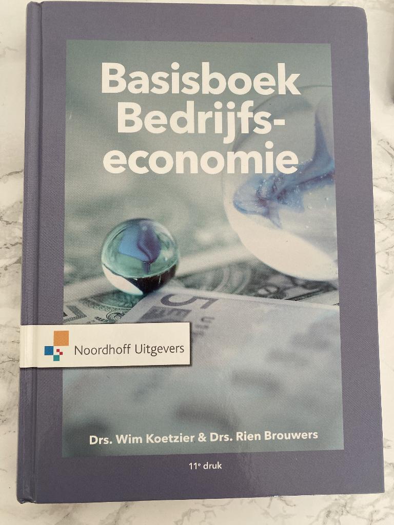 Basisboek bedrijfseconomie 11e druk, Boeken, Wim Koetzier; Rien Brouwers, Ophalen of Verzenden, Zo goed als nieuw, Economie en Marketing
