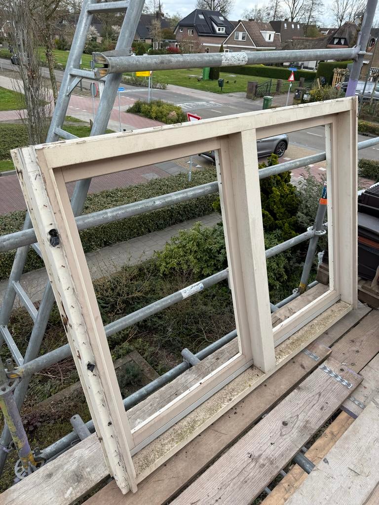 Hardhouten kozijn zonder glas 180x129, Ophalen, Gevelraam of Ruit, Gebruikt, 80 tot 120 cm