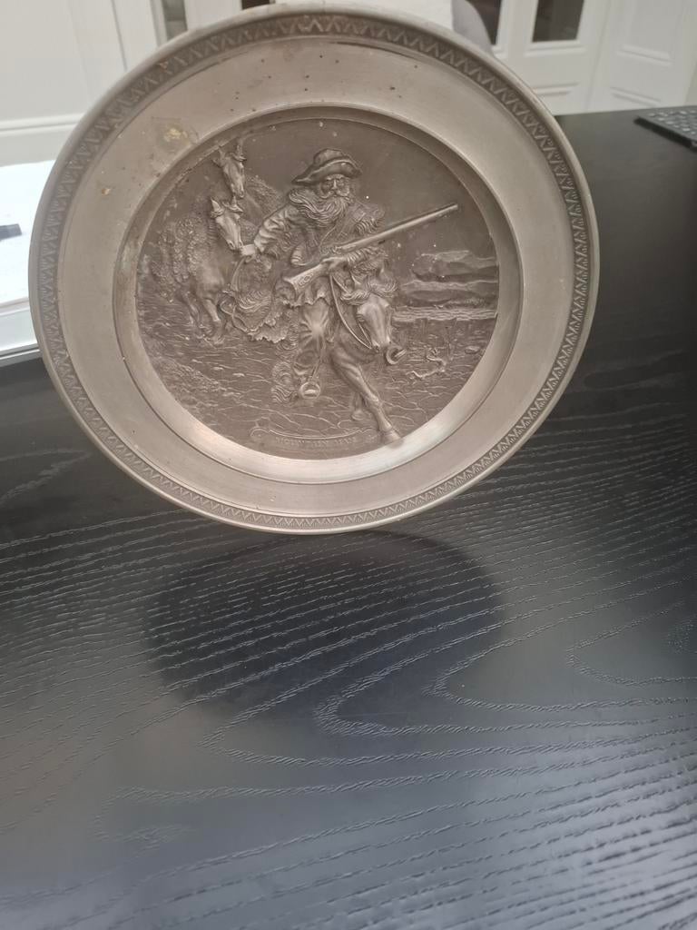 Decoratief Tinnen Bord met Jachttafereel, Antiek en Kunst, Antiek | Tin, Ophalen of Verzenden