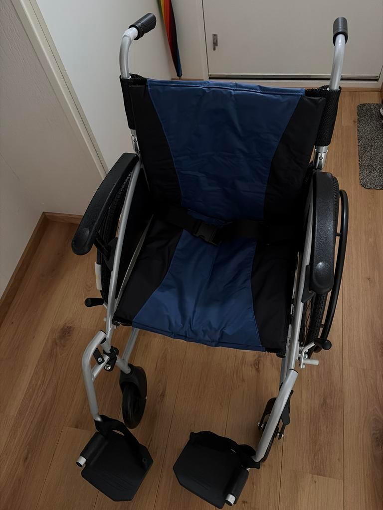 lichtgewicht sportieve rolstoel opvouwbaar, Diversen, Rolstoelen, Ophalen of Verzenden, Inklapbaar, Nieuw, Duwrolstoel