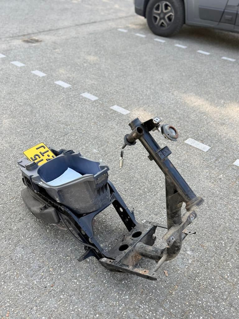 Piaggio Zip 125cc 2t A1 frame chassis scooter, Ophalen, Piaggio, Frame, VL Custom Scooters