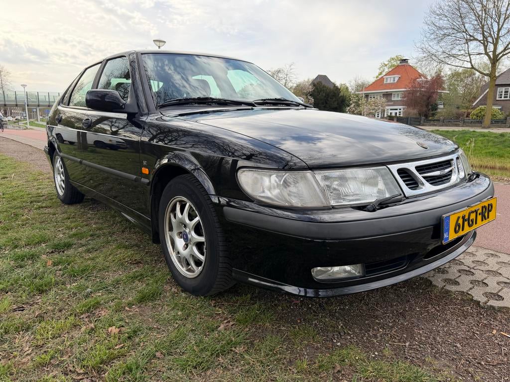Saab 9-3 2.0T 110KW - 2001 - APK tot 2027 - Zwart, Auto's, Saab, Voorwielaandrijving, 4 cilinders, Zwart, Handgeschakeld
