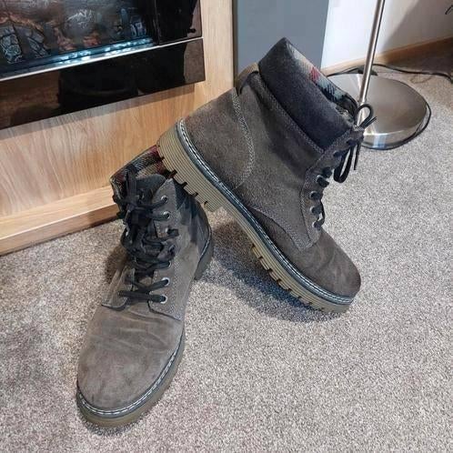 Grijze boots van AM, Maat 43, Ophalen of Verzenden, Zo goed als nieuw, Overige kleuren, Boots