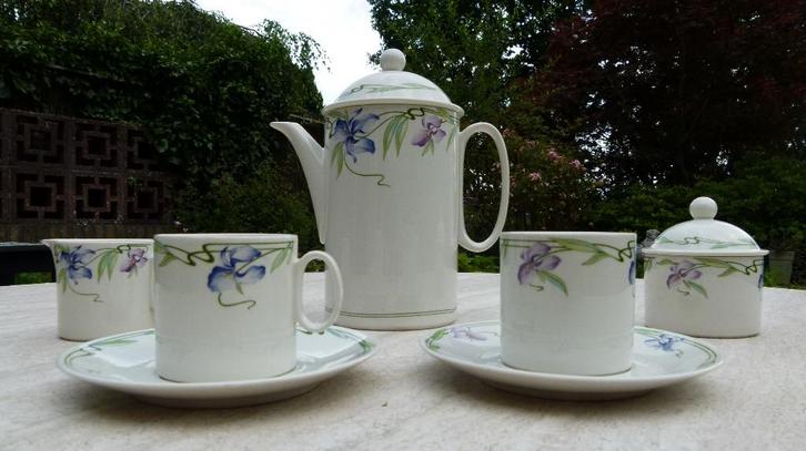 Villeroy & Boch Verona Servies met de Paars / Blauwe Irissen, Huis en Inrichting, Keuken | Servies, Nieuw, Compleet servies, Wedgwood