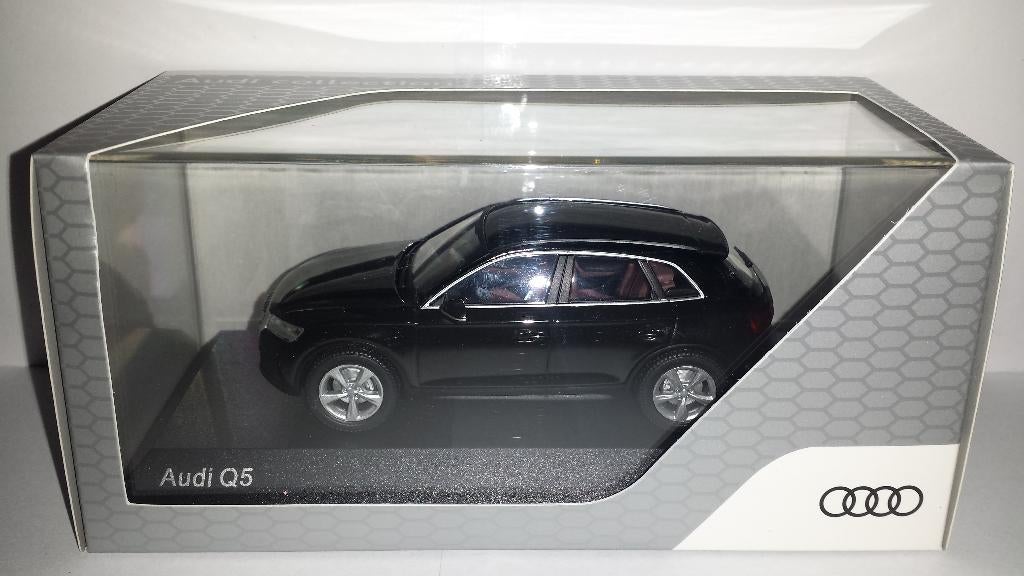 iScale 1:43 Audi Q5 2016 zwart nieuw in Audi dealer display, Ophalen of Verzenden, Nieuw, Auto, Overige merken