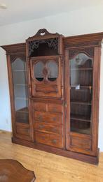 Antieke Engelse notenhouten vitrinekast, Antiek en Kunst, Ophalen of Verzenden