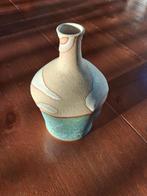 Studio Pottery 15 cm. hoogte, signatuur LD, Ophalen of Verzenden