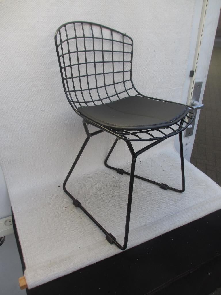 Heel leuk Harry Bertoia stijl draadstoeltje, Huis en Inrichting, Stoelen, Zwart, Ophalen of Verzenden, Zo goed als nieuw, Metaal