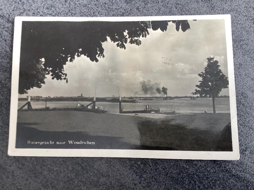Fotokaart?  Woudrichem.  Schepen., Verzamelen, Ophalen of Verzenden, 1940 tot 1960, Gelopen, Noord-Brabant