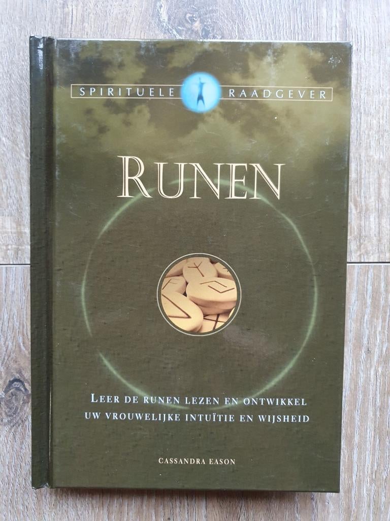 Cassandra Eason - Runen, Boeken, Achtergrond en Informatie, Spiritualiteit algemeen, Nieuw, Ophalen of Verzenden