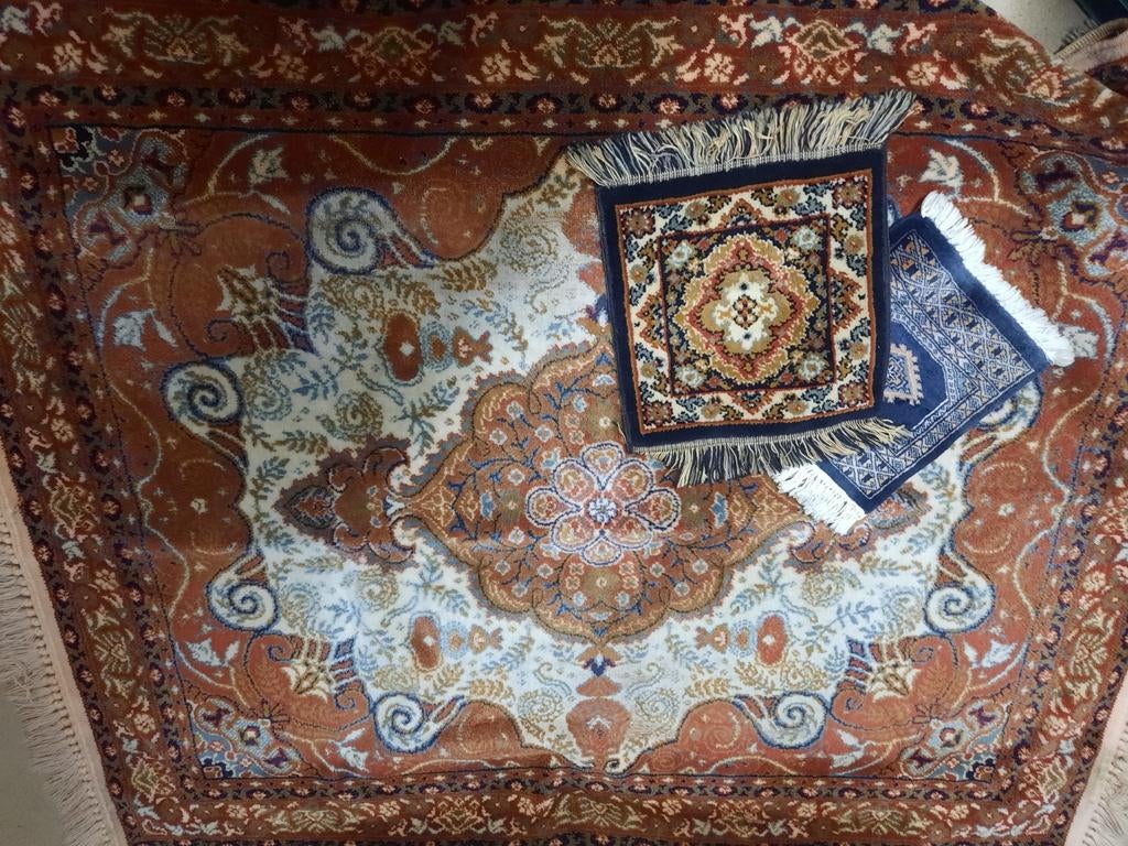 Pluche tafelkleed en kleine kleedjed, Ophalen