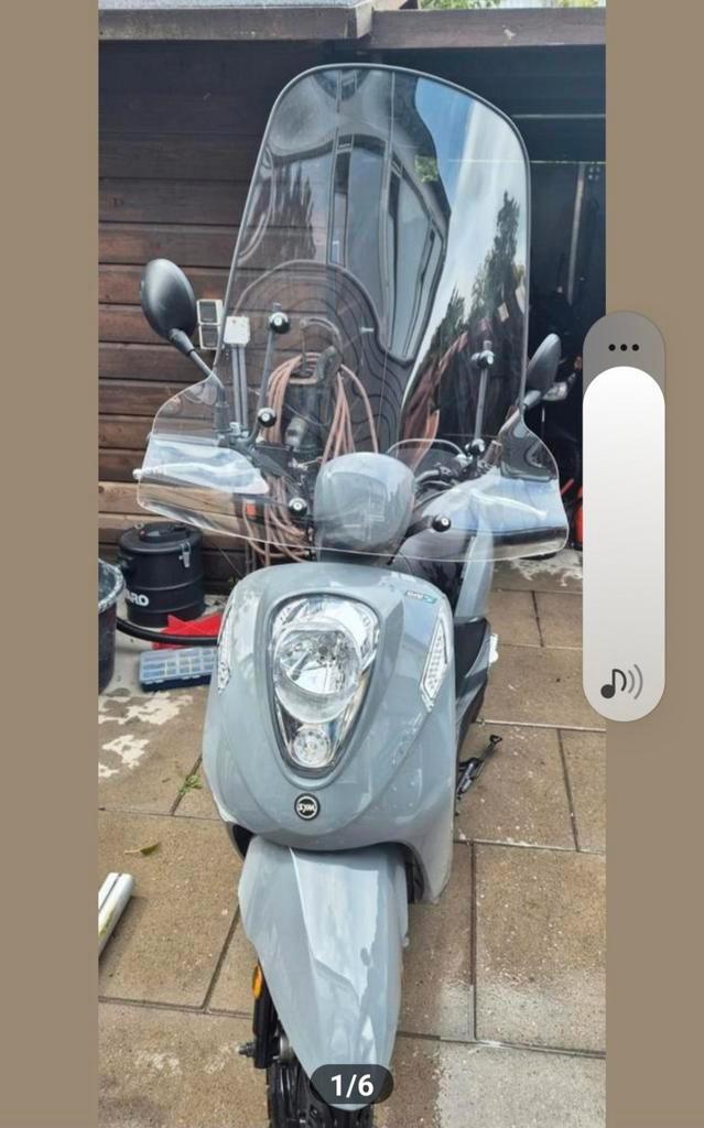 Scooter sym mio, Fietsen en Brommers, Scooters | SYM, Zo goed als nieuw, Mio, Benzine, Ophalen