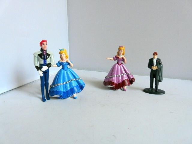 Disney 2003 # Prinsen en Prinsessen - 2 foto's, Ophalen of Verzenden, Assepoester of Belle, Zo goed als nieuw, Beeldje of Figuurtje