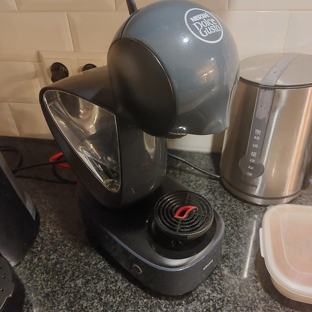 Nescafé Dolce Gusto Groot koffiezetapparaat, Gebruikt, Koffiemachine, Ophalen of Verzenden, 1 kopje