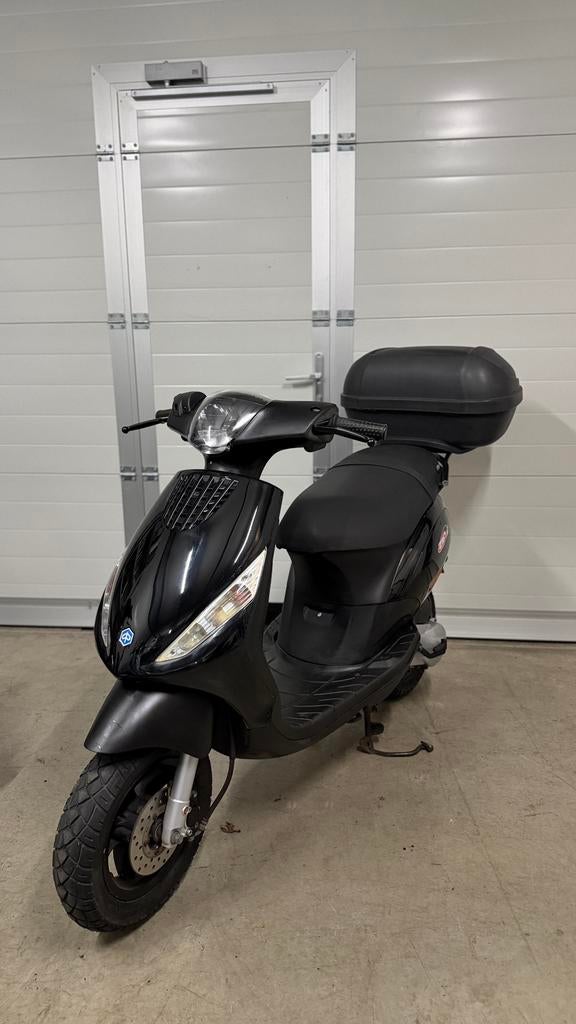 PIAGGIO ZIP 2000 2T 2015 🏁 | 1E EIGENAAR | BROM, Ophalen, Tweetakt, Maximaal 45 km/u, Zip