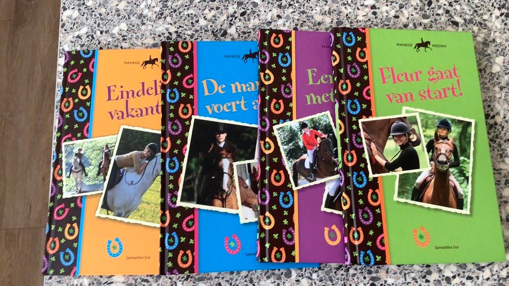 Z.g.a.n. 4delige serie Manege Meiden boeken, Ophalen, Zo goed als nieuw, Fictie algemeen