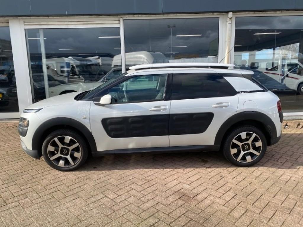 Citroen C4 CACTUS 110pk Rip Curl Clima Cruise Navi Pano, Auto's, Voorwielaandrijving, Euro 6, 1199 cc, 995 kg