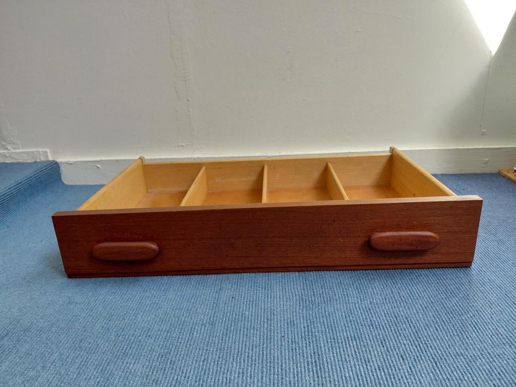 Teakhouten lade voor dressoir of tv meubel jaren 60, Met plank(en), Gebruikt, Teakhout, 25 tot 50 cm