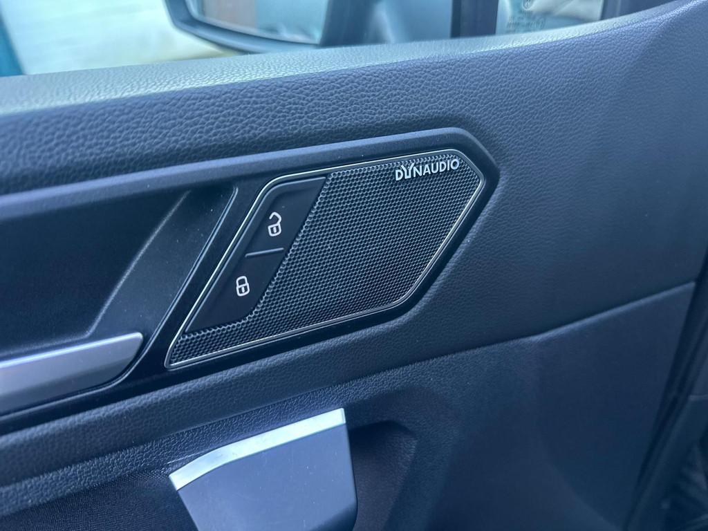 Volkswagen TIGUAN 2.0 TSI 230PK 4M R-Line DSG | Pano | Dynau, 4 cilinders, 1984 cc, Zwart, Bedrijf