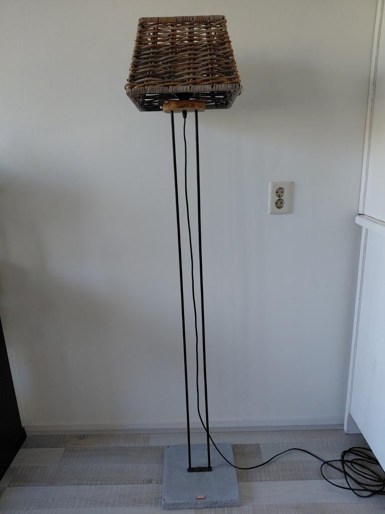 Leuke staande lamp, Ophalen, Metaal, 150 tot 200 cm