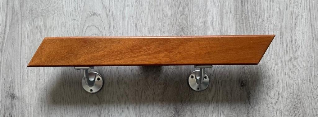 Set nieuwe houten trapleuningen met metal steun, Doe-het-zelf en Verbouw, Ladders en Trappen, Ophalen, Nieuw, 4 meter of meer