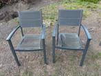 Twee heerlijke tuinstoelen met kapotte zitting, Ophalen, Gebruikt
