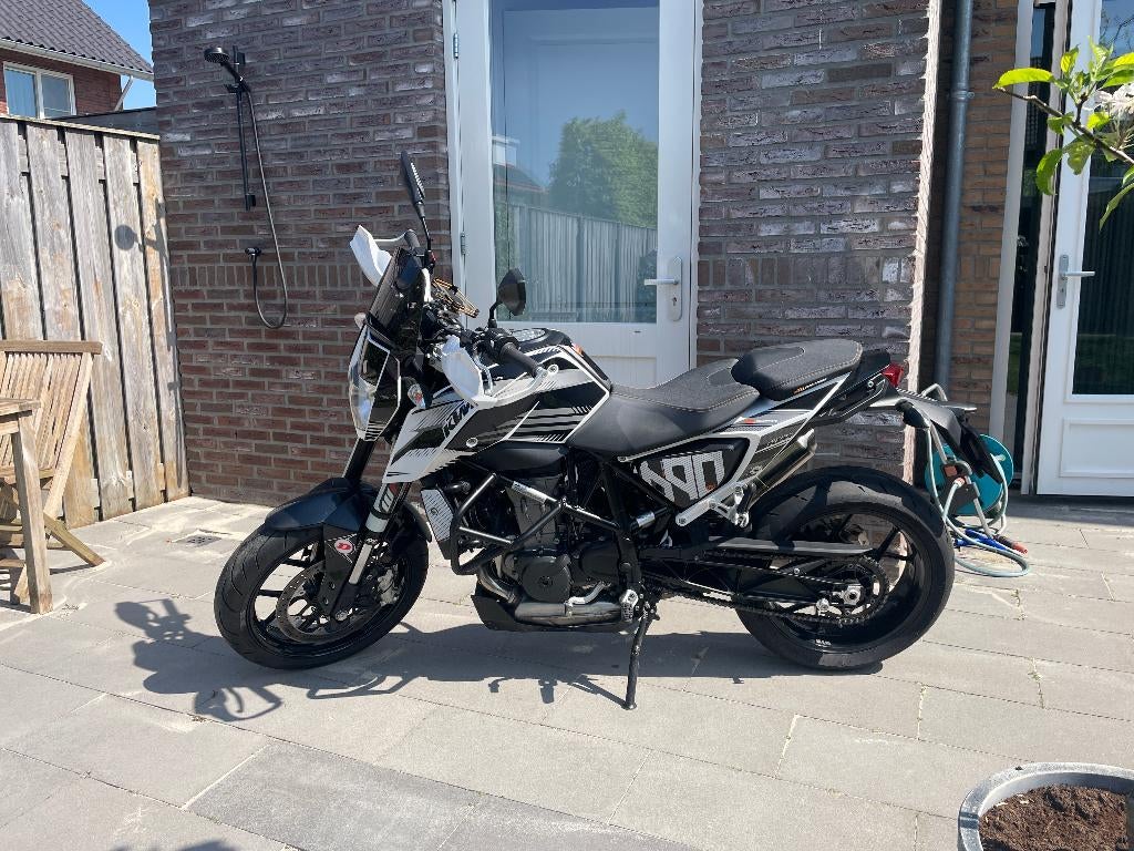 Zeer nette KTM 690 duke met veel opties, Motorrijbewijs A, Gebruikt, Particulier, Meer dan 35 kW