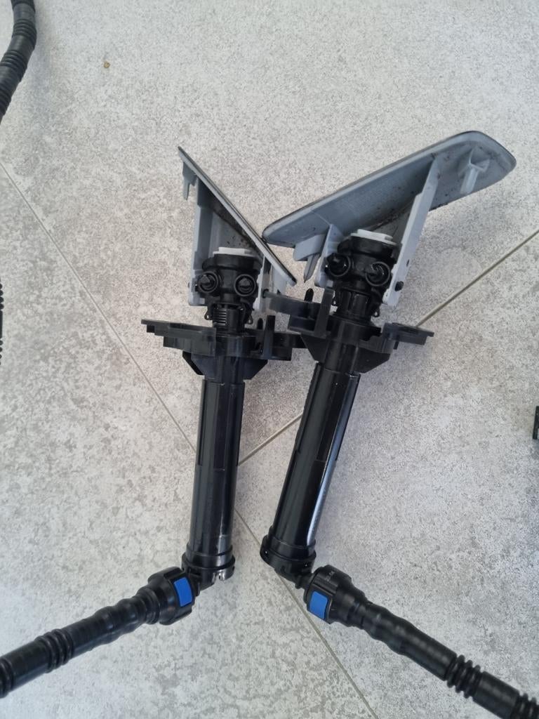 Audi a3 s3 s line koplampsproeiers pomp links  rechts houder, Auto-onderdelen, Ophalen of Verzenden, Links, Audi, Bumper
