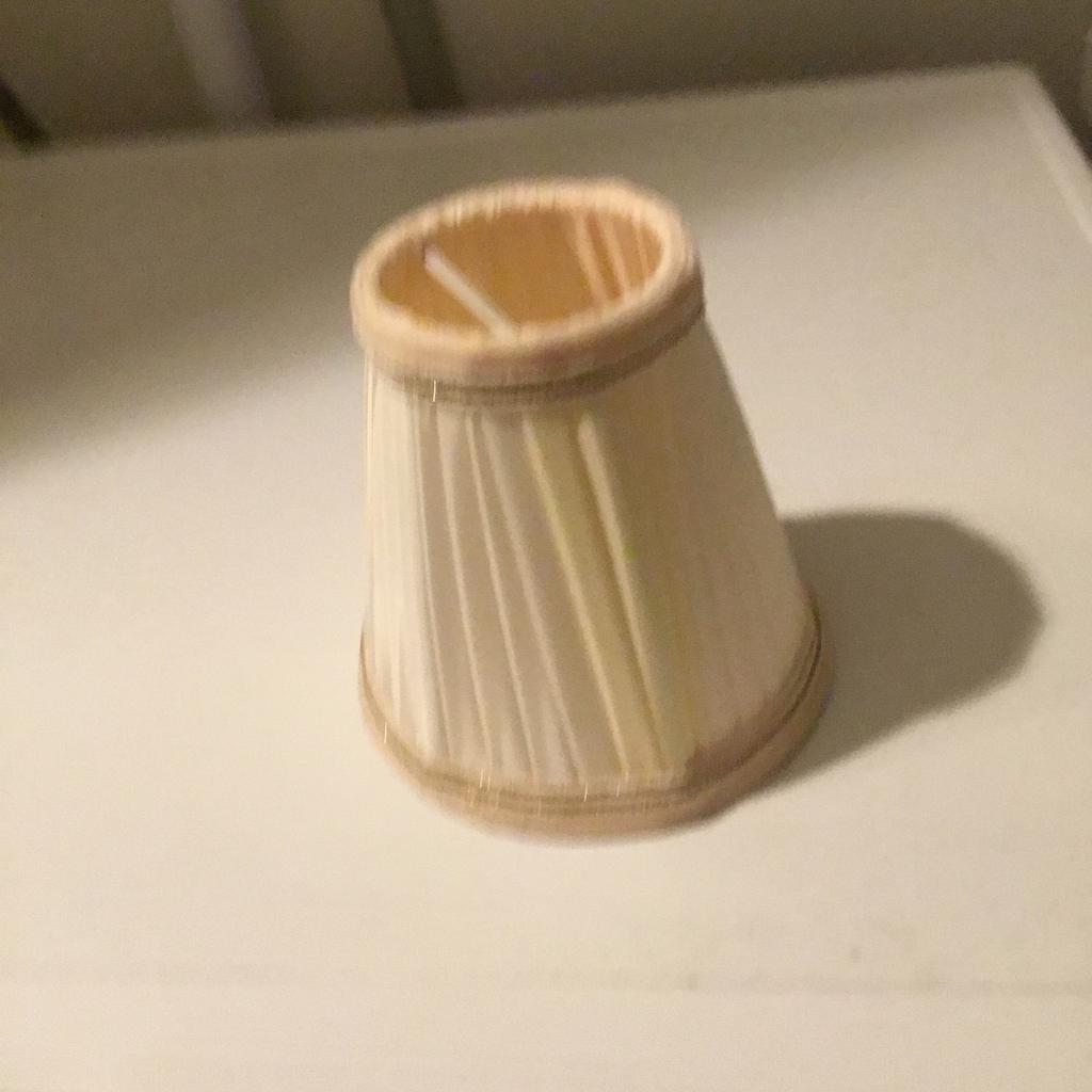 Stoffen lampenkapje in de kleur beige, Huis en Inrichting, Lampen | Lampenkappen, Ophalen, Zo goed als nieuw, Beige, Overige vormen