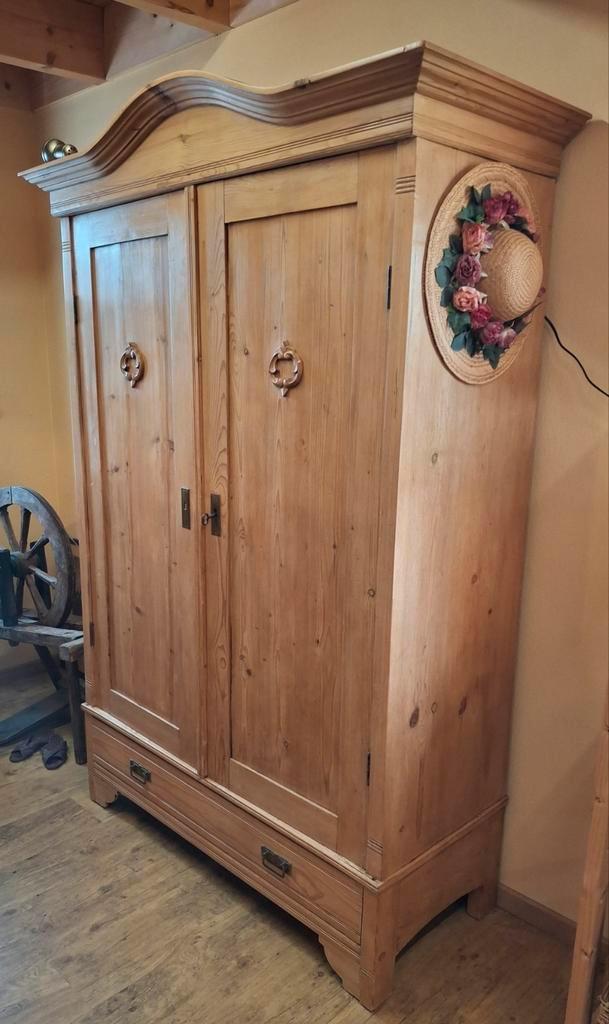 Oude grenen kast, kledingkast met legplanken of als hangkast, Antiek en Kunst, Antiek | Meubels | Kasten, Ophalen