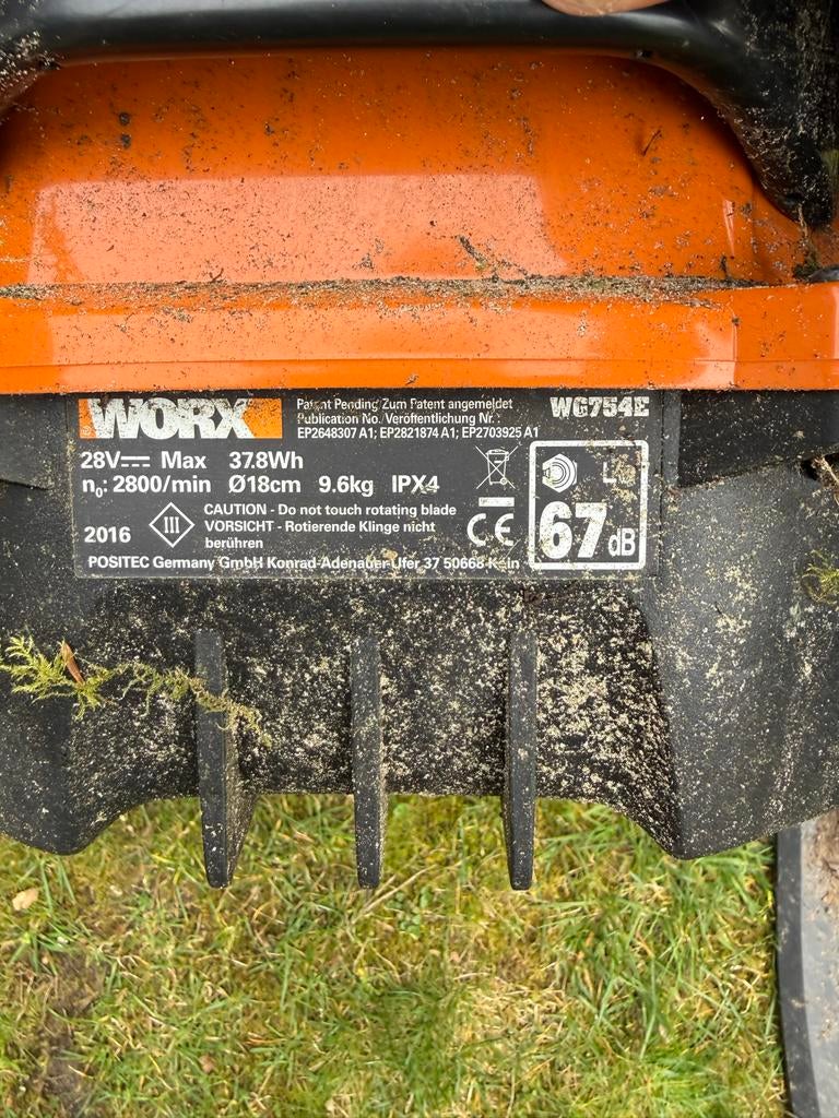 Worx robotgrasmaaier WG754E - Voeding defect, Ophalen, Gebruikt, Minder dan 20 cm, Met regensensor